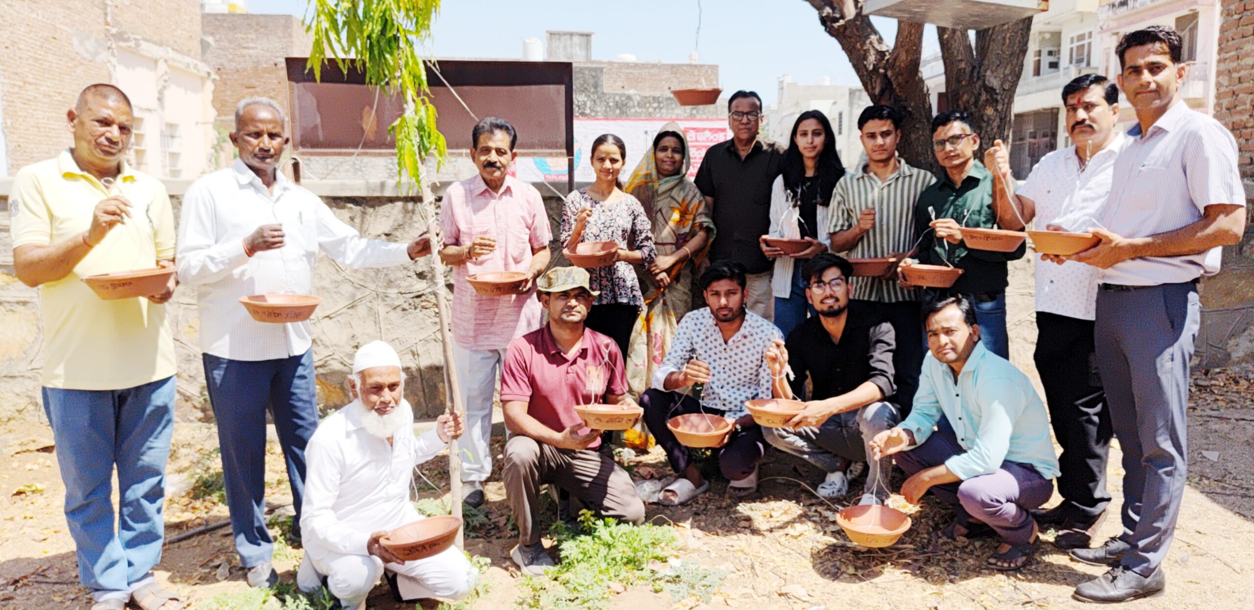 चिड़िया बैठे भी कहां घर में कोई ठौर- साहिल पुस्तकालय में गौरेया आओ ना और परिंड़ा भरो अभियान का आगाज