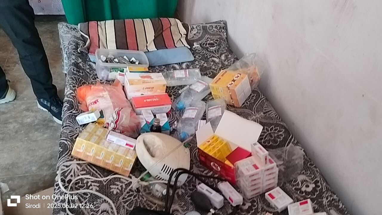 सिरोही में झोलाछाप पर बड़ी कार्रवाई, अवैध रूप से चल रहे क्लिनिक से दवाइयां व उपकरण जब्त