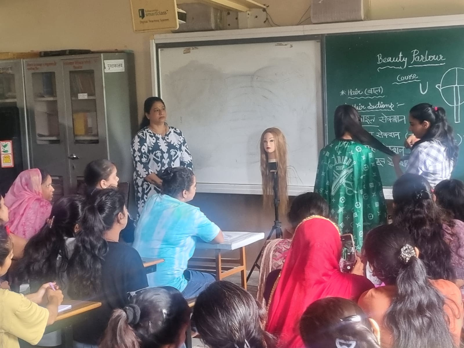 लघु उद्योग भारती की ओर से आयोजित प्रशिक्षण शिविर में प्रशिक्षणार्थियों में देखा जा रहा जबरदस्त उत्साह