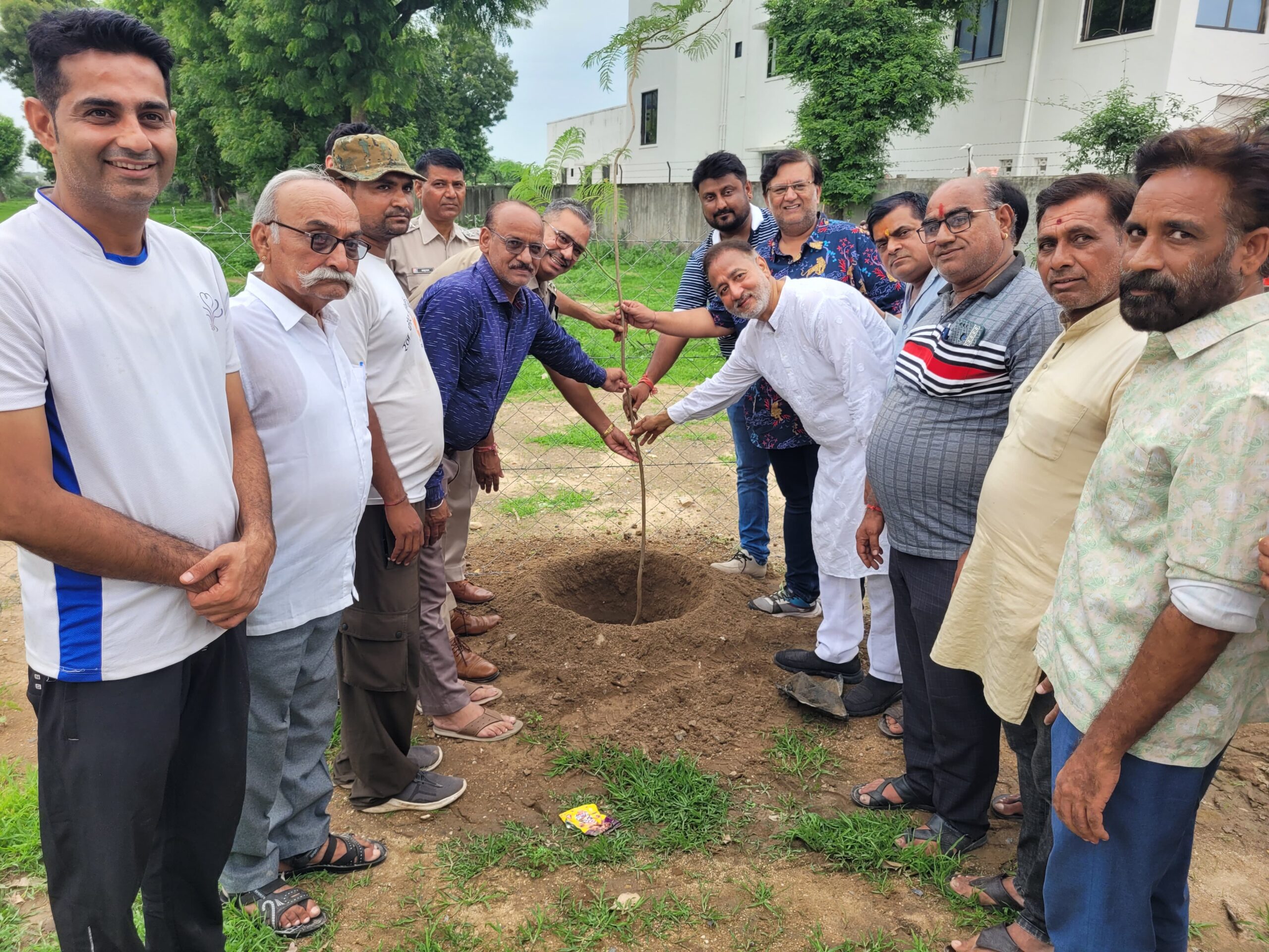 णमोकार फाउंडेशन पर्यावरण संरक्षण को लेकर कांबेश्वर रोड पर लगाएगा 1008 पौधे