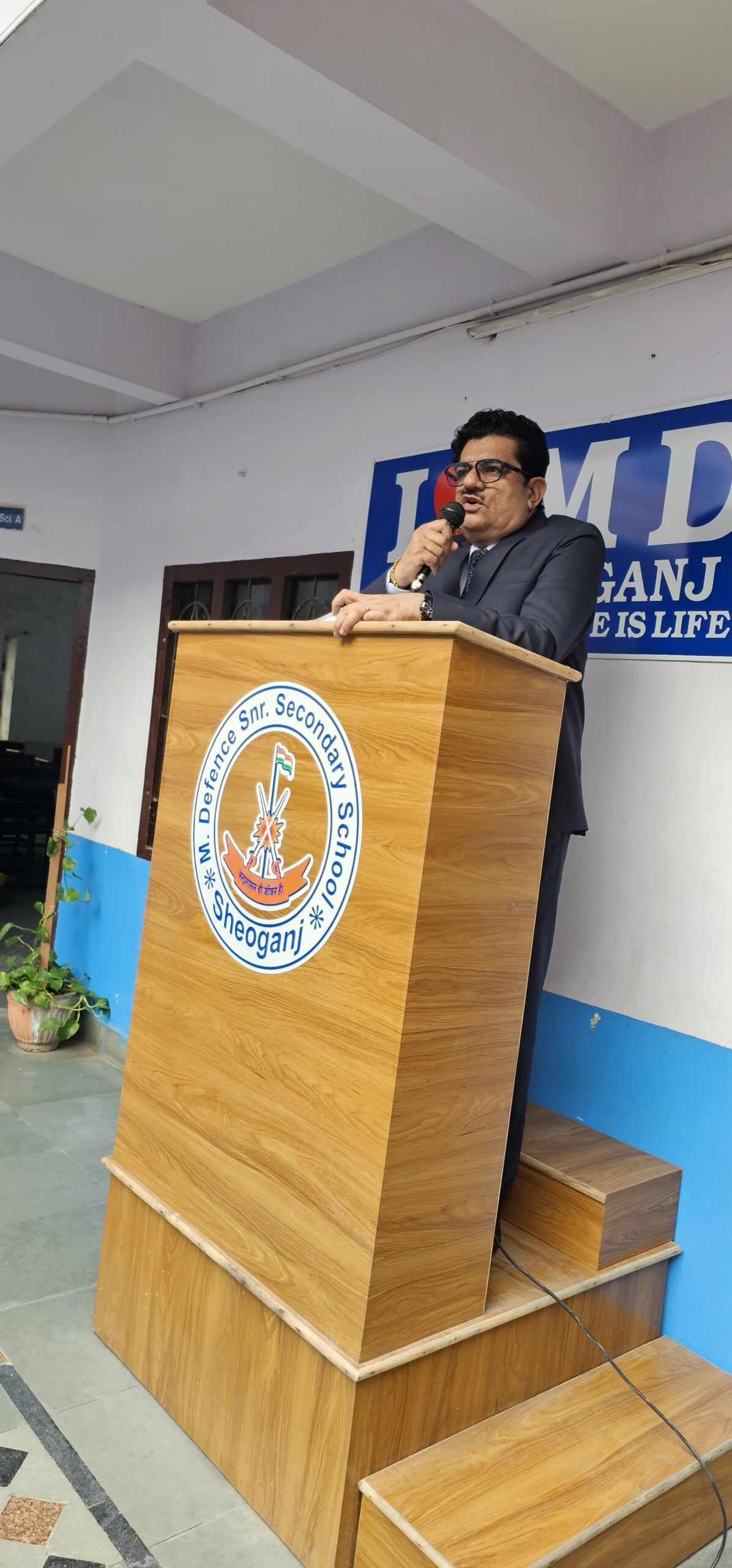 संविधान दिवस पर भावी मतदाताओं को किया जागरूक, एस आई आर की दी जानकारी 