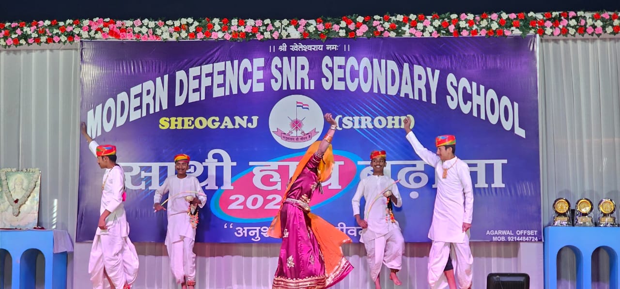 सपने हमेशा बड़े देखें, मेहनत से मिलती है सफलता : मेजर जनरल राजपुरोहित     – मॉडर्न डिफेन्स स्कूल का वार्षिक उत्सव “साथी हाथ बढ़ाना” का भव्य आयोजन